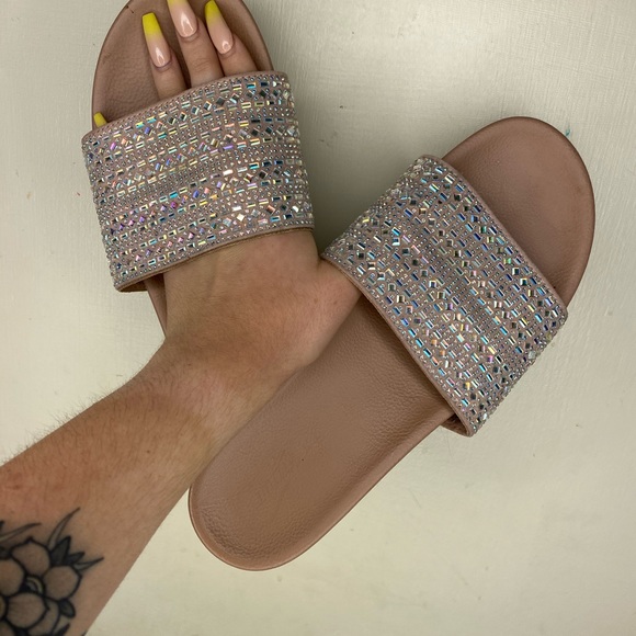 Sparkly slides - Picture 2 of 4